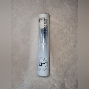 It Cosmetics Heavenly Skin Brush